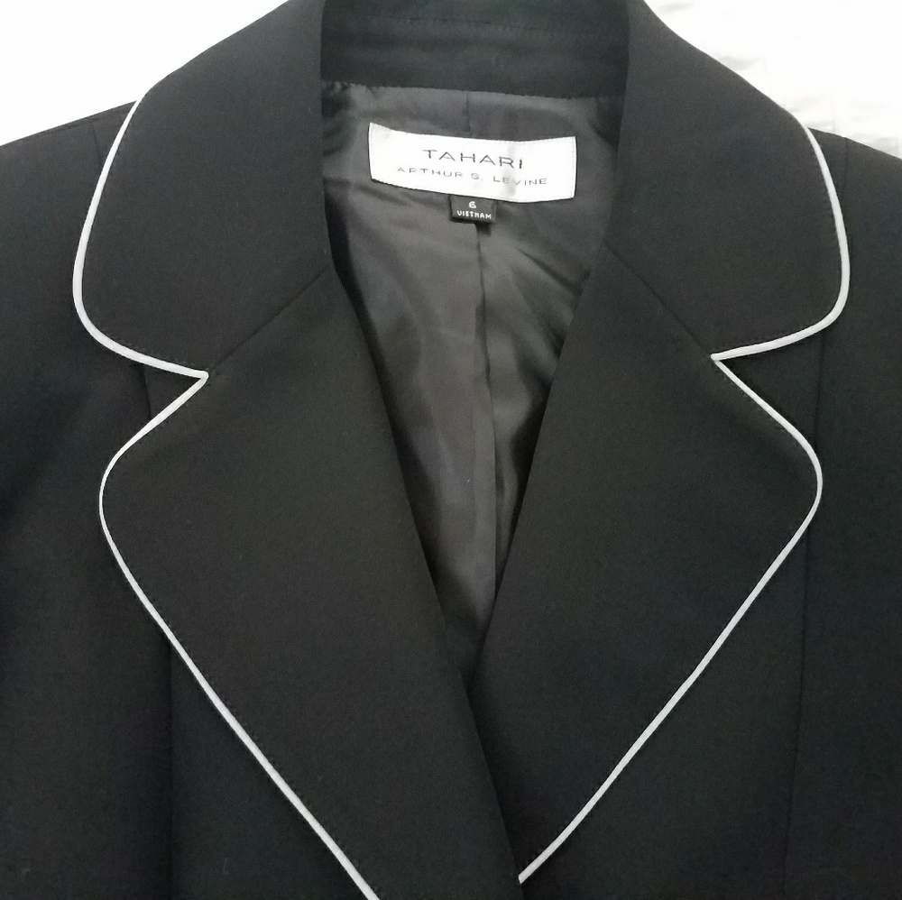 Tahari black blazer - Picture 6 of 6